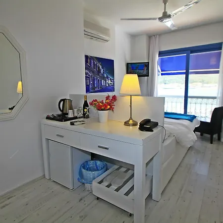 拉丽玛尔精品酒店 Çeşme